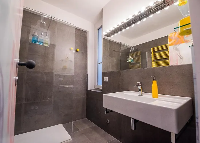 Апартаменты Cosy In The Greenest Corner Of Trastevere Рим