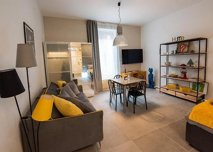 Cosy In The Greenest Corner Of Trastevere Рим