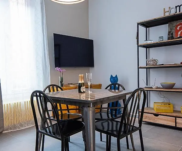 Апартаменты Cosy In The Greenest Corner Of Trastevere