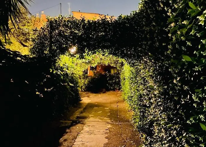 Cosy In The Greenest Corner Of Trastevere Апартаменты Рим
